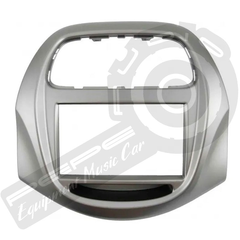 Spark GT 2018 - Moldura de radio